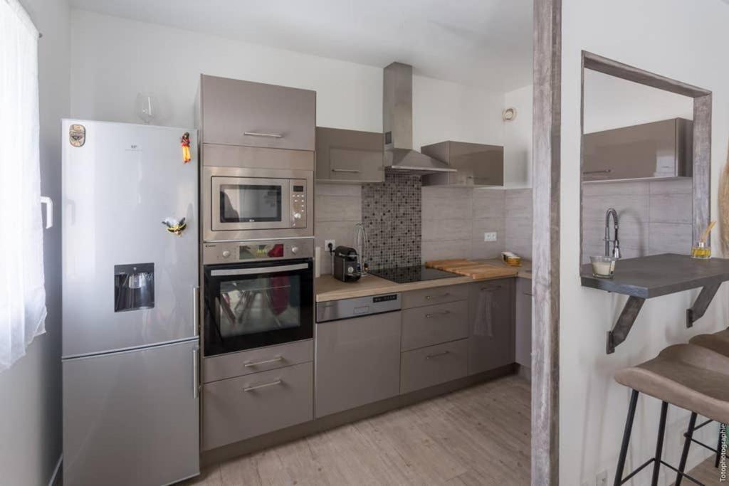 Appartement T2 Proche Centre Ville Istres Kültér fotó